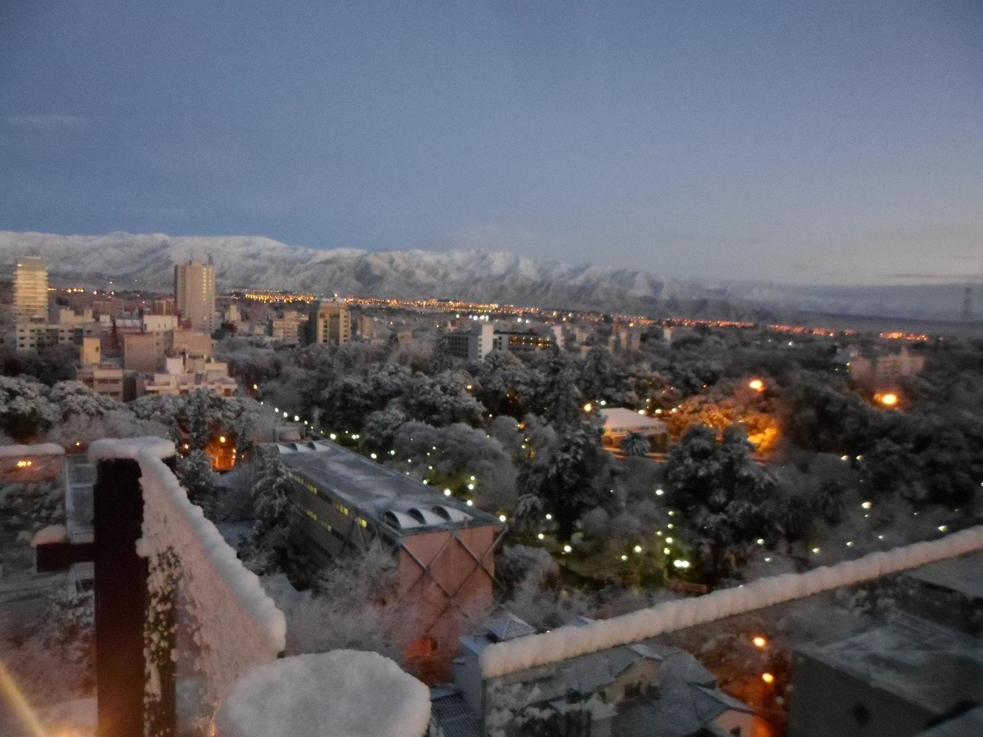 Premium Tower Suites Μεντόζα Εξωτερικό φωτογραφία